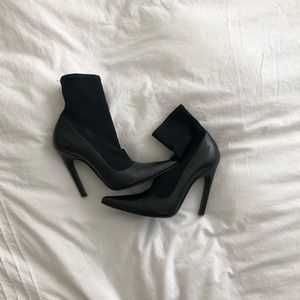 Balenciaga knife pump leather